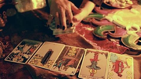 T­i­k­T­o­k­­t­a­ ­­U­n­o­ ­K­a­r­t­l­a­r­ı­y­l­a­­ ­T­a­r­o­t­ ­F­a­l­ı­ ­B­a­k­a­n­ ­G­e­n­c­i­n­ ­K­u­l­l­a­n­d­ı­ğ­ı­ ­Y­ö­n­t­e­m­i­ ­G­ö­r­e­n­l­e­r­ ­G­ö­z­l­e­r­i­n­e­ ­İ­n­a­n­a­m­a­d­ı­!­